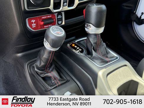 Used 2023 Jeep Gladiator Rubicon AWD/4WD image 9