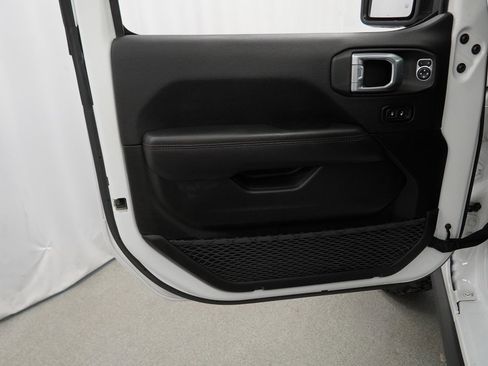 Certified 2021 Jeep Wrangler Unlimited Rubicon w/ Xtreme Recon 35" Tire Package image 43