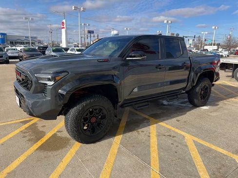 Used 2025 Toyota Tacoma TRD Pro image 8