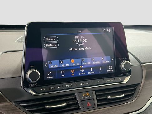 Used 2024 Nissan Altima 2.5 SV FWD image 15