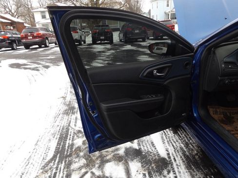 Used 2015 Chrysler 200 S w/ Navigation & Sound Group I image 18