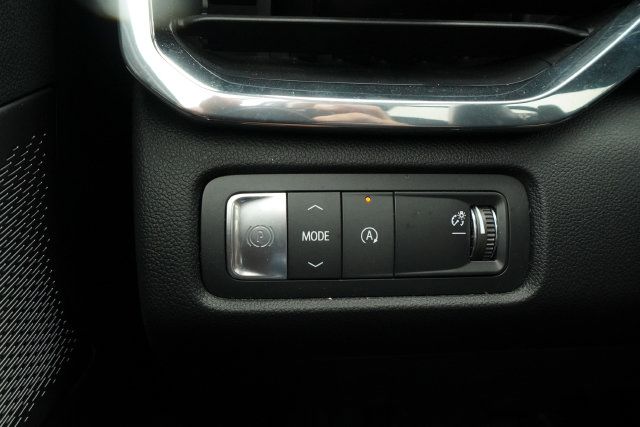 Used 2025 GMC Acadia Denali w/ Super Cruise Package FWD image 12
