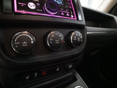 Used 2016 Jeep Patriot High Altitude image 19