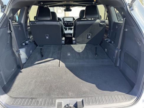 Used 2024 Toyota Highlander XSE AWD/4WD image 17