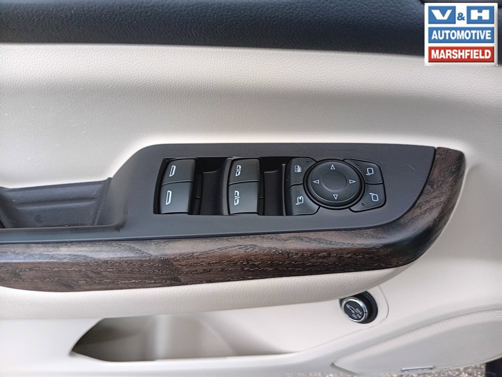 Used 2021 GMC Acadia Denali w/ Denali Ultimate Package AWD/4WD image 12