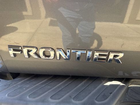 Used 2018 Nissan Frontier SV image 27