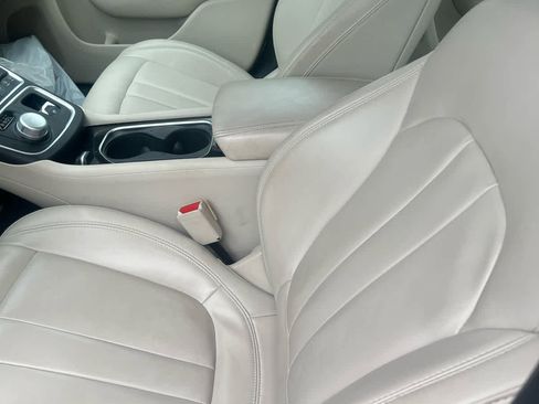 Used 2016 Chrysler 200 C w/ Premium Lighting Group image 9