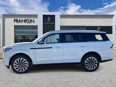 New 2026 Lincoln Navigator Black Label AWD/4WD image 4