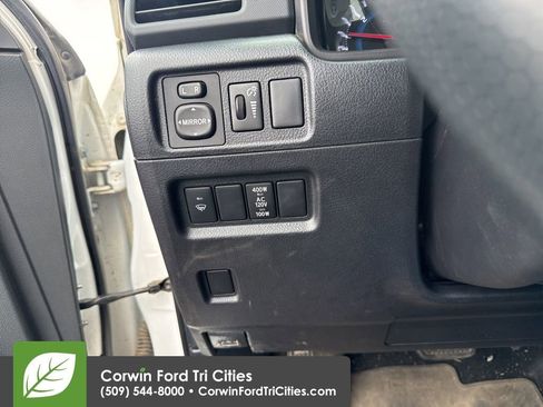 Used 2017 Toyota 4Runner SR5 Premium image 13