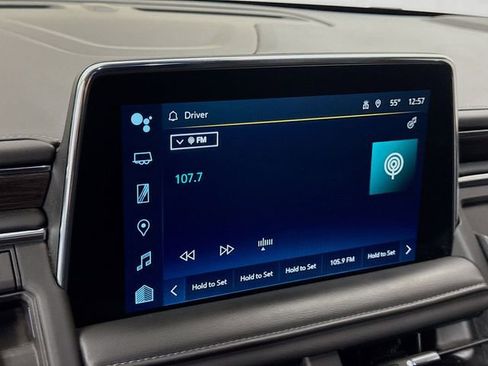 Used 2023 Chevrolet Suburban LT w/ Luxury Package image 16