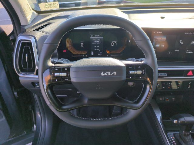 Used 2026 Kia Sorento LX FWD image 17