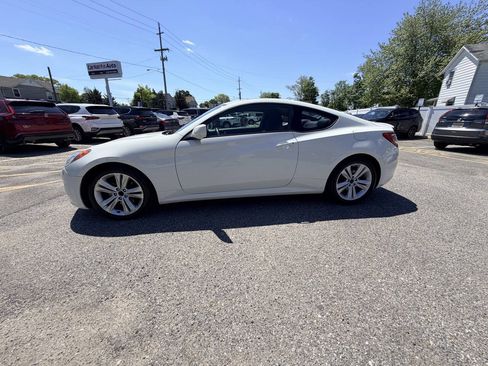 Used 2010 Hyundai Genesis 2.0T RWD image 24