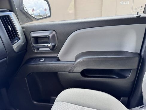 Used 2018 Chevrolet Silverado 1500 LT AWD/4WD image 12