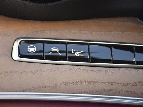 Used 2018 Mercedes-Benz E 400 4MATIC Sedan image 22
