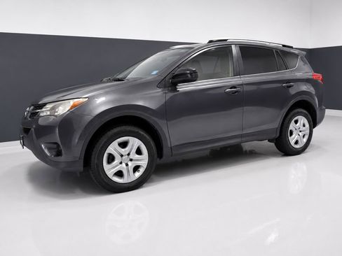 Used 2013 Toyota RAV4 LE FWD image 2