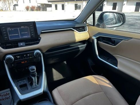 Used 2019 Toyota RAV4 LE image 28