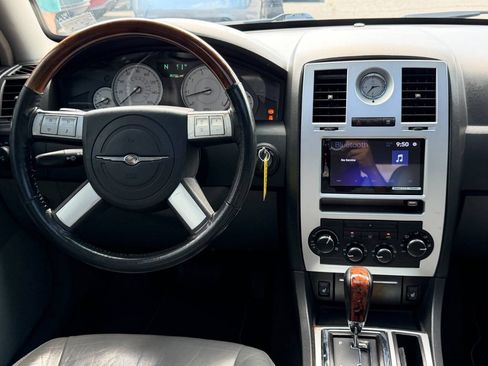 Used 2005 Chrysler 300 C w/ Sound Group II RWD image 19