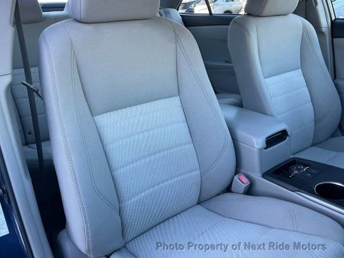 Used 2015 Toyota Camry LE image 17