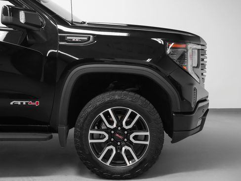 Used 2024 GMC Sierra 1500 AT4 w/ AT4 Carbonpro Edition AWD/4WD image 15