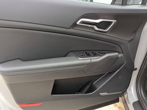 New 2026 Kia Sportage EX image 18