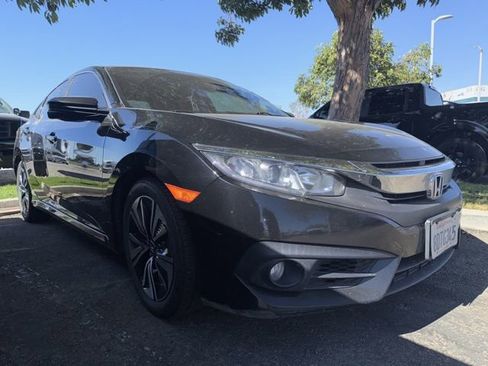 Used 2018 Honda Civic EX-T image 4