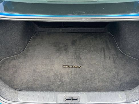 Used 2025 Nissan Sentra SV FWD image 31