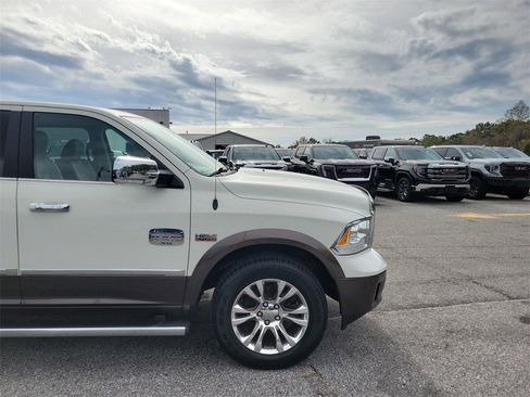 Used 2018 RAM 1500 Laramie Longhorn w/ Longhorn Southfork Package image 16