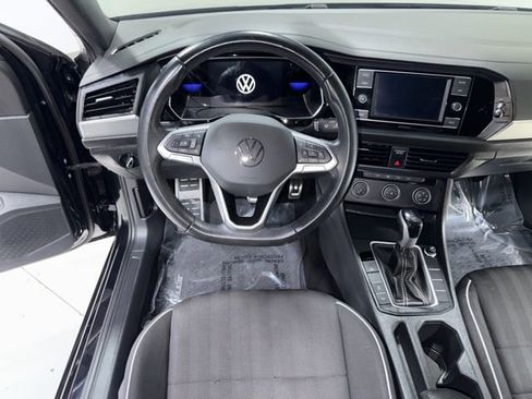 Used 2023 Volkswagen Jetta Sport image 15