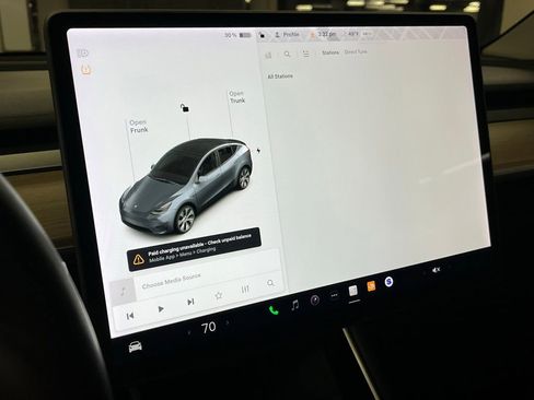 Used 2021 Tesla Model Y Long Range image 23