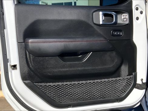 Used 2022 Jeep Gladiator Rubicon w/ Cold Weather Group image 21