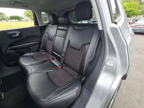 Used 2019 Jeep Compass Latitude w/ Popular Equipment Group AWD/4WD image 5