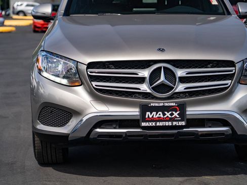 Used 2019 Mercedes-Benz GLC 300 4MATIC image 5