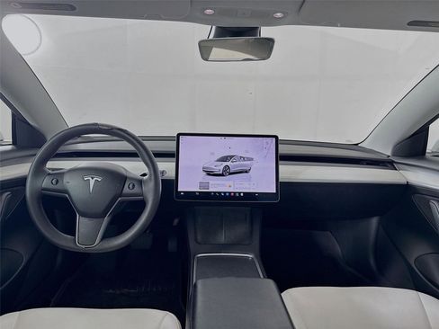 Used 2023 Tesla Model 3 Standard Range RWD image 3