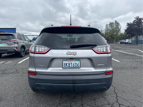 Used 2019 Jeep Cherokee Latitude w/ Popular Appearance Group AWD/4WD image 6