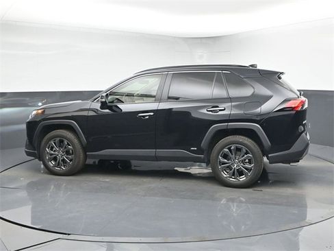 Used 2022 Toyota RAV4 Limited image 5