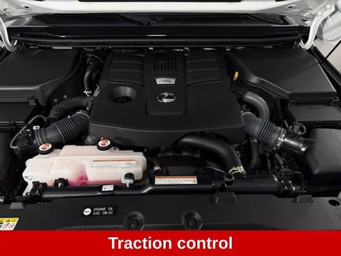 Used 2024 Lexus GX 550 w/ Accessory Package (Z1) image 14