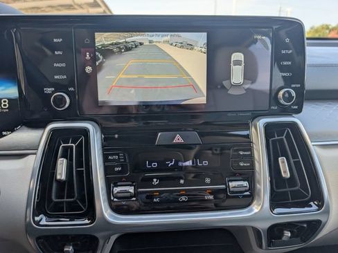 Used 2023 Kia Sorento SX AWD/4WD image 16