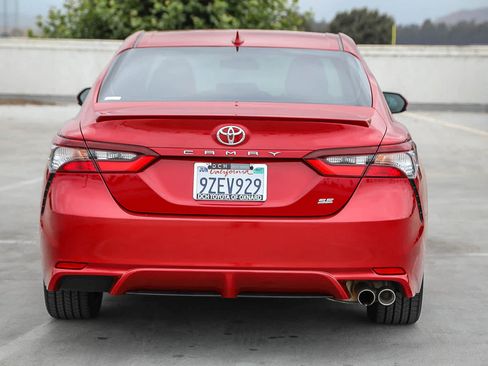 Used 2021 Toyota Camry SE FWD image 6