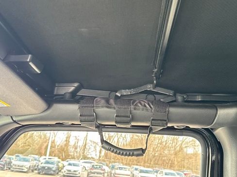 Used 2021 Jeep Wrangler Unlimited Rubicon w/ Cold Weather Group image 15