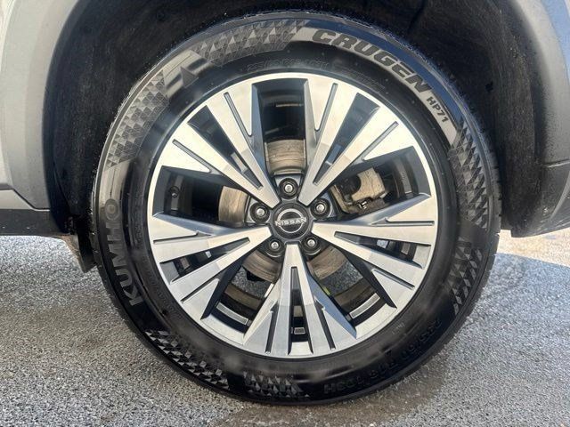 Used 2023 Nissan Rogue SV AWD/4WD image 48
