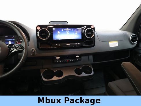 Used 2025 Mercedes-Benz Sprinter 2500 image 8