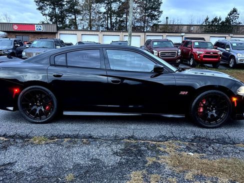 Used 2016 Dodge Charger SRT w/ Technology Group image 7
