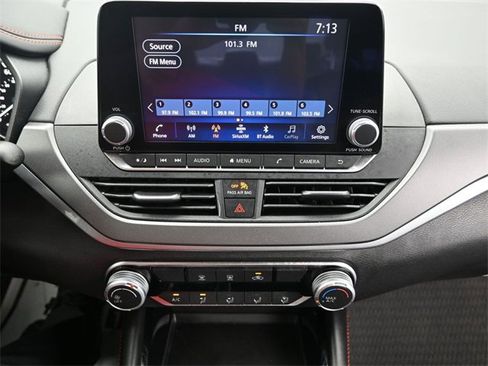 Used 2025 Nissan Altima 2.5 SR image 14