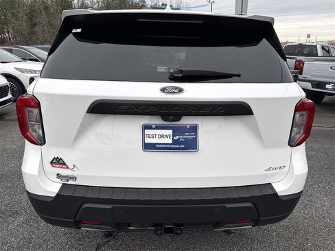 Used 2022 Ford Explorer Timberline image 6