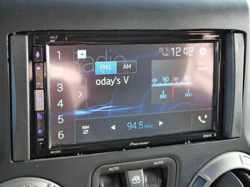 Used 2013 Jeep Wrangler Sport image 31