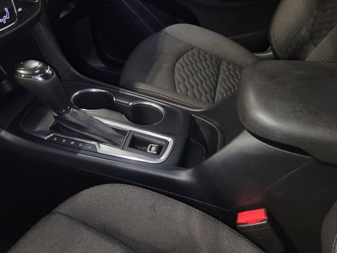 Used 2020 Chevrolet Equinox LT w/ LPO, Floor Liner Package FWD image 26