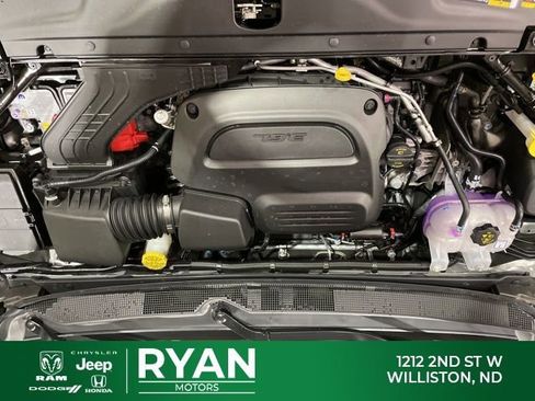 New 2026 Chrysler Pacifica Select AWD/4WD image 16