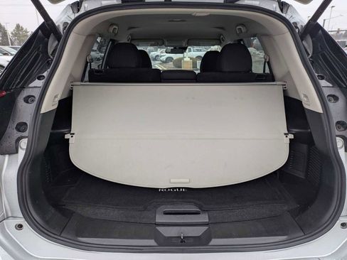 Used 2020 Nissan Rogue SV image 31