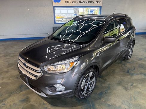 Used 2018 Ford Escape SEL w/ Canadian Touring Package FWD image 5