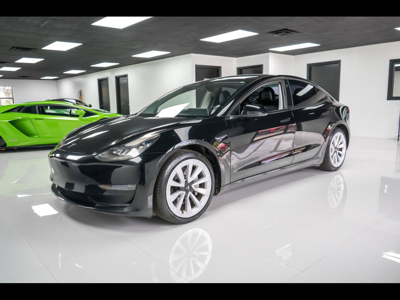 Used 2021 Tesla Model 3 Standard Range Plus RWD image 1